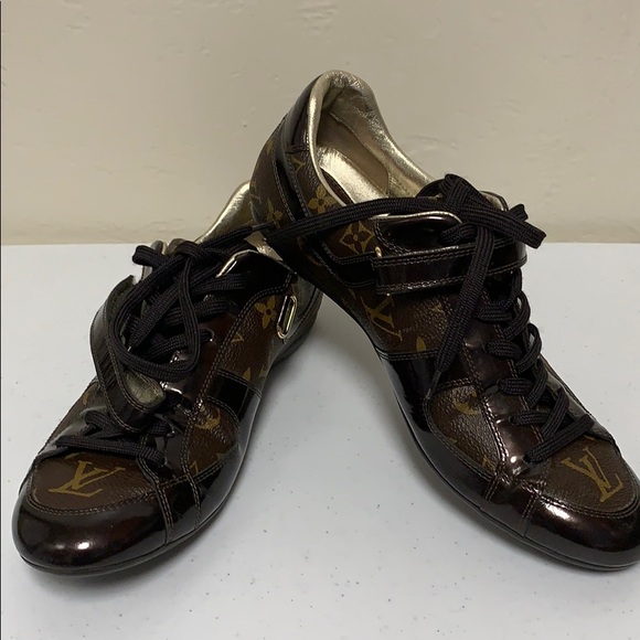 Louis Vuitton Shoes - Louis Vuitton Globetrotter Sneakers/ size: 38.5